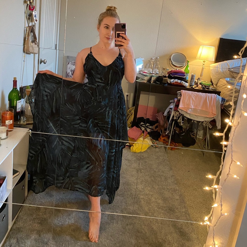 Lulus flowy dress